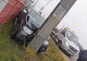 db45531e 736a 40b1 aeb4 76870c63b197 - Accident la Smeura! A intrat cu mașina în stâlp