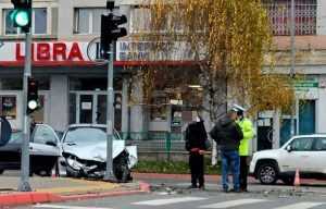 42341f5c b5db 4572 8376 ff2686baae8d - Accident între două mașini, în Pitești