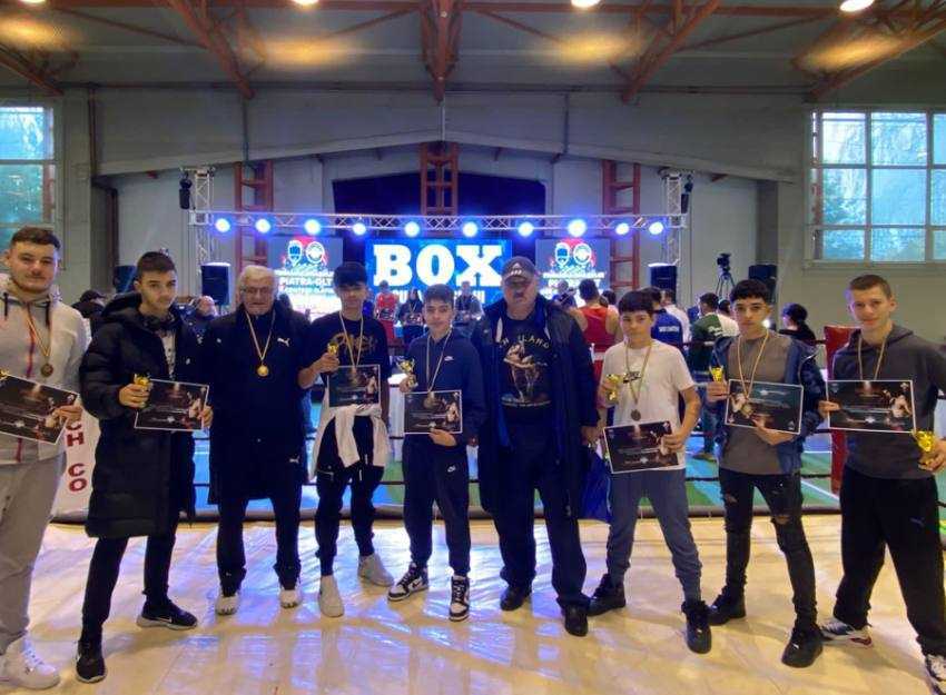 sportivi box csm pitesti Sursă foto: Facebook CSM Pitești.