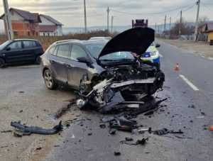 Ziua accidentelor în Argeș! Mașini distruse și persoane rănite 1 ab1ae758 7cc0 454a b2ae 93703eda76fb 1 - Ziua accidentelor în Argeș! Mașini distruse și persoane rănite