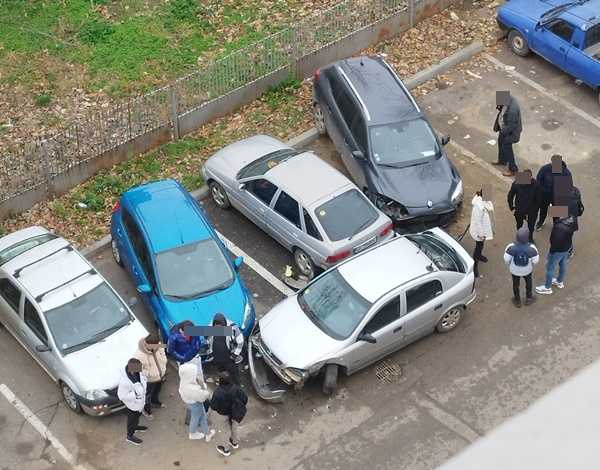 Ziua accidentelor în Argeș! Mașini distruse și persoane rănite 5 c0c4ec45 bc93 4627 93f8 5aeb034ec384 - Ziua accidentelor în Argeș! Mașini distruse și persoane rănite