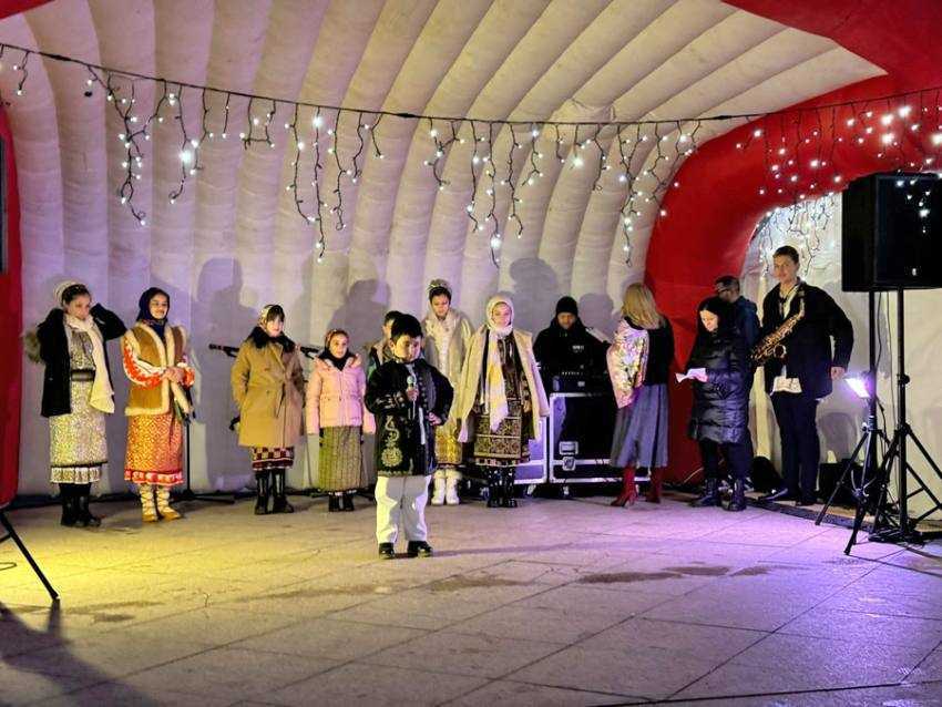 Târgul de Crăciun de la Mioveni a ajuns la final 1 Sursă foto: Facebook Primăria Orașului Mioveni.