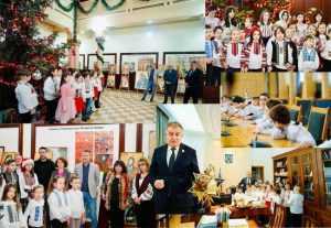 Cristina Gentea: ”Holul primăriei a răsunat și astăzi de vocile micilor colindători” 18 Sursă foto: Facebook Cristian Gentea.