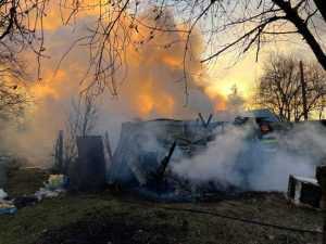 (VIDEO) Incendiu izbucnit la o casă din Stâlpeni! A fost găsit un bărbat decedat! 12 incendiu 1 - (VIDEO) Incendiu izbucnit la o casă din Stâlpeni! A fost găsit un bărbat decedat!