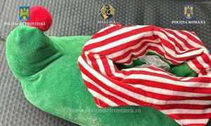 Tânăr de 19 ani, prins de polițiștii de frontieră cu droguri ascunse într-o pereche de papuci de casă 1 1703661313452 19568 S4 - Tânăr de 19 ani, prins de polițiștii de frontieră cu droguri ascunse într-o pereche de papuci de casă