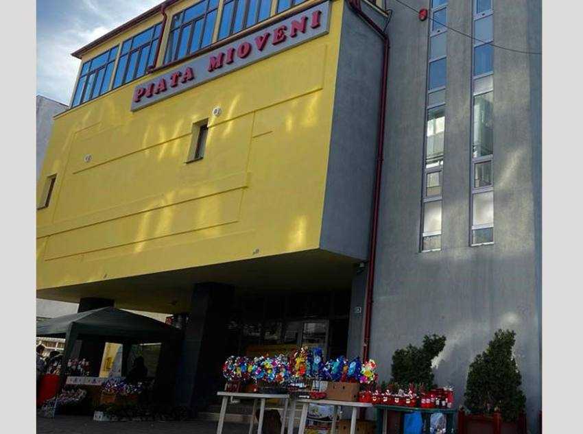 piata mioveni cu sorcova Sursă foto: Facebook Primăria Orașului Mioveni.