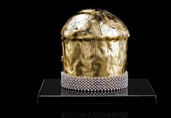 Cel mai scump panettone din lume costă 700.000 de euro 1 panettone aur diamante tw - Cel mai scump panettone din lume costă 700.000 de euro