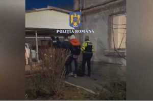 (VIDEO) Tânărul de 22 de ani filmat în localul din Costești și alți doi bărbați - reținuți pentru viol! 2 barbati Costești reținuți