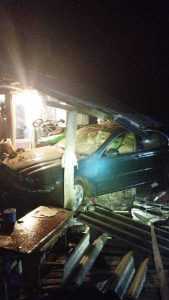 A intrat cu mașina în curtea unei gospodării din Mihăești 1 689ab5dc 7dcd 44ba af00 9274bd83e81e - A intrat cu mașina în curtea unei gospodării din Mihăești