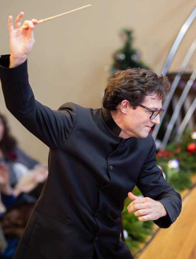 Tiberiu Dragos Oprea - Filarmonica Pitești organizează un concert vocal-simfonic extraordinar aniversar