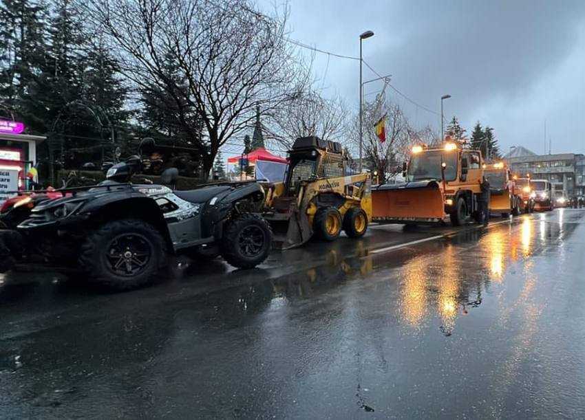 Servicii Edilitare pentru Comunitate Mioveni: ”Echipele noastre vor aplica tratamentele antiderapante” 1 Sursă foto: Facebook Servicii Edilitare pentru Comunitate Mioveni.
