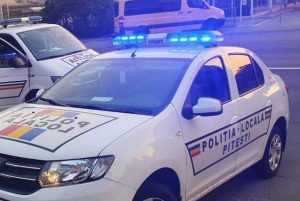 Mașinile abandonate din Pitești, în atenția Poliției Locale 13 masina politia locala Pitesti