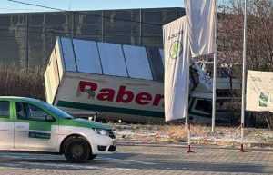 accident e1704956931285 - Accident rutier cu o semiremorcă pe Craiovei, în Pitești!