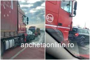 page 1 - Accident între un TIR și o mașină la Mărăcineni! Un bărbat a fost rănit
