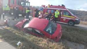 ACCIDENT 1 - Mașină intrată într-un cap de pod în Țițești! 4 victime, dintre care 2 copii, au ajuns la sptal!