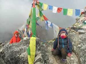 Ea este cea mai tânără alpinistă care a ajuns pe Everest. Are 4 ani! 1 Zara pe Everest