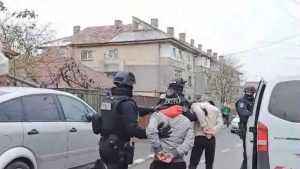 hoti descinderi - Hoții care au furat pistolul din seiful unui fost ofițer SRI au fost prinși!