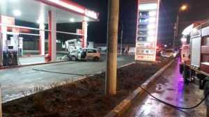 accident benzinarie tecuci 2 - Incident periculos. A intrat cu mașina într-o stație de carburanți