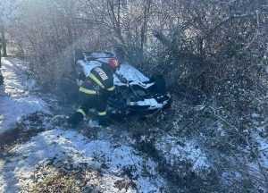 ACUM! Mașină răsturnată la Mioveni 1 df734e8c a4b0 4932 9007 3b6392d22994 - ACUM! Mașină răsturnată la Mioveni