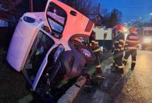 accident 1 e1706111835834 - Accident la Drăganu! O autoutilitară s-a răsturnat!