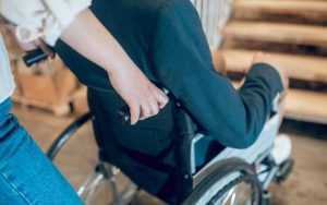 persoane handicap - Indemnizațiile persoanelor cu handicap se majorează!