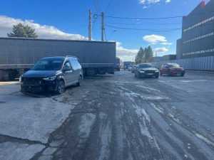 (VIDEO) Accident cu 2 autoturisme în Pitești! O victimă este monitorizată! 1 accident2 - (VIDEO) Accident cu 2 autoturisme în Pitești! O victimă este monitorizată!