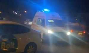 ambulanta - (VIDEO) Membrii unei familii din Pitești s-au luat la bătaie! Trei au ajuns la audieri și unul la spital