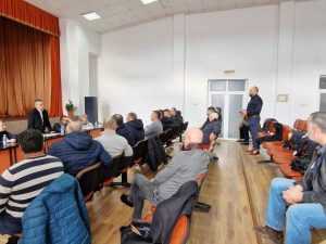 Primarul comunei Bradu - față în față cu cetățenii la dezbaterea pe buget 1 dezbatere buget bradu2 - Primarul comunei Bradu - față în față cu cetățenii la dezbaterea pe buget