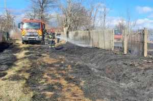 Intervenție a pompierilor argeșeni la un incendiu din localitatea Miroși 30 Incendiu