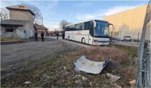 accident aviatic mures bucata cazuta din avion 885161 - La un pas de tragedie! O bucată dintr-un avion a căzut lângă o școală!