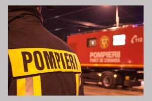 Explozie urmată de incendiu, la un bloc din Onești! Mai multe victime au fost implicate 25 pompieri