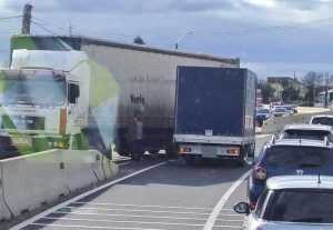 e61bc7b9 6ba1 4725 ad62 7ba2dd45e679 - Accident la Mărăcineni! TIR implicat