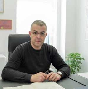 Codruț Schneider, manager Spitalul Orășenesc Mioveni: Pentru reușita echipei, liderul trebuie să dea cel mai bun exemplu! 1 Codrut Schneider - Codruț Schneider, manager Spitalul Orășenesc Mioveni: Pentru reușita echipei, liderul trebuie să dea cel mai bun exemplu!