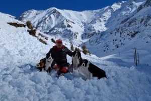 (Video) Ion Sănduloiu, directorul Salvamont Argeș: „Riscul de avalanșă este de gradul 4 generalizat!” 1 munte zapada avalanșă
