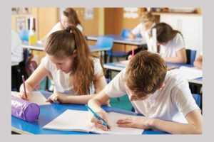 MEDITAȚII GRATUITE PENTRU ELEVI - organizate de către o biserică din Pitești! 16 elevi