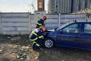 Accident cu victimă în Costești! A intrat cu mașina în stâlp 16 07dc0016 388d 4e5a bda1 c36b7d4d46c8 - Accident cu victimă în Costești! A intrat cu mașina în stâlp