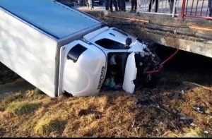 66f97689 68b4 4b1b 9b20 6cda609a809b - (VIDEO) O autoutilitară a zburat de pe pod direct în râu la Câmpulung