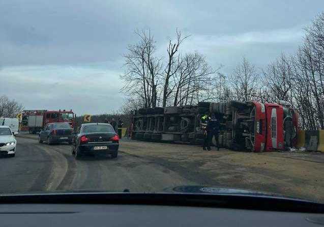 accident tir rasturnat