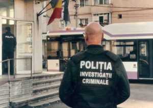 O geantă cu 15.000 de euro a fost găsită de un polițist în Pitești! 1 POLITIE e1709046082103 - O geantă cu 15.000 de euro a fost găsită de un polițist în Pitești!