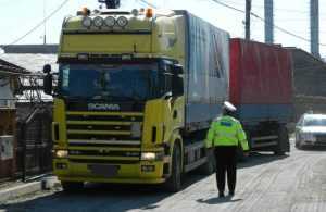 Acțiuni de prevenire pentru șoferii ce tranzitează municipiul Pitești! Au fost aplicate 11 sancțiuni contravenționale! 29 politie - Acțiuni de prevenire pentru șoferii ce tranzitează municipiul Pitești! Au fost aplicate 11 sancțiuni contravenționale!