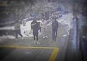 a78d7949 b679 41b5 8fd4 00bbdcaacf28 1 - (VIDEO) A fost găsit bărbatul care a trântit din autobuz o tânără în Piteşti