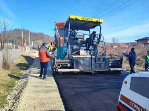 Încă patru străzi au fost asfaltate la Bogați. Ion Gîrleanu: „Este cel mai așteptat proiect de către cetățeni” 2 lucrari bogati - Încă patru străzi au fost asfaltate la Bogați. Ion Gîrleanu: „Este cel mai așteptat proiect de către cetățeni”