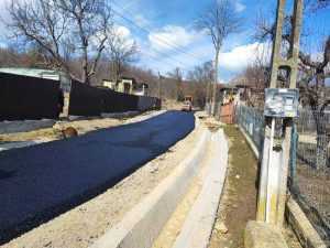 Încă patru străzi au fost asfaltate la Bogați. Ion Gîrleanu: „Este cel mai așteptat proiect de către cetățeni” 1 strazi bogati - Încă patru străzi au fost asfaltate la Bogați. Ion Gîrleanu: „Este cel mai așteptat proiect de către cetățeni”