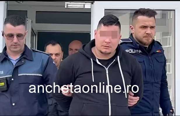 (VIDEO) Pitești: A fost arestat tânărul care a agresat sexual o adolescentă și a trântit-o din autobuz