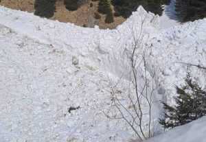 1e39b212 f0dc 4be8 944f 7c80bf057ef5 - Risc însemnat de avalanşă în mai multe masive din România