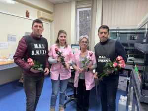 Reprezentanții M.A.I au luat cu asalt Centrul de Transfuzie Sanguină Pitești! Au împărțit flori și bomboane 2 800151c3 c1ff 4778 b85d 3611c7fc1cee - Reprezentanții M.A.I au luat cu asalt Centrul de Transfuzie Sanguină Pitești! Au împărțit flori și bomboane