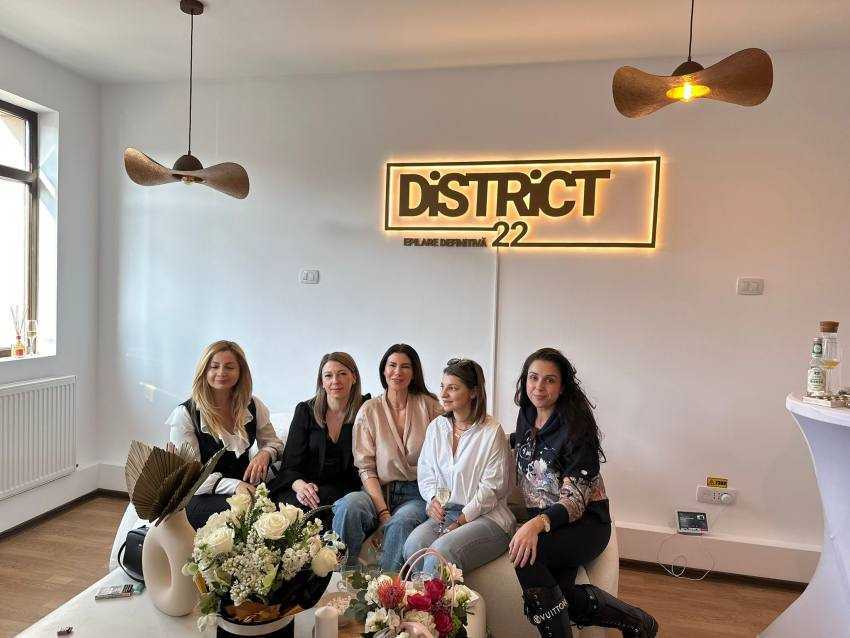 DiSTRiCT 22 DiSTRiCT 22