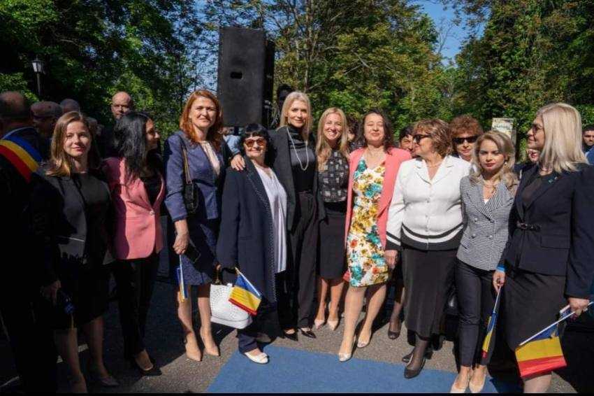 Cristina Ghineț, președinte OFL Argeș: Cea mai mare provocare a fost să conving femeile să se implice! 2 femei pnl - Cristina Ghineț, președinte OFL Argeș: Cea mai mare provocare a fost să conving femeile să se implice!