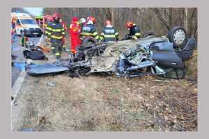 Accident grav pe DN2. Un om a murit şi alte cinci persoane au fost rănite 1 accident DN2