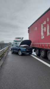 Imagine WhatsApp 2024 03 12 la 16.42.40 2410540b - Accident cu o mașină și 2 camioane în Bascov! O victimă are nevoie de medici!